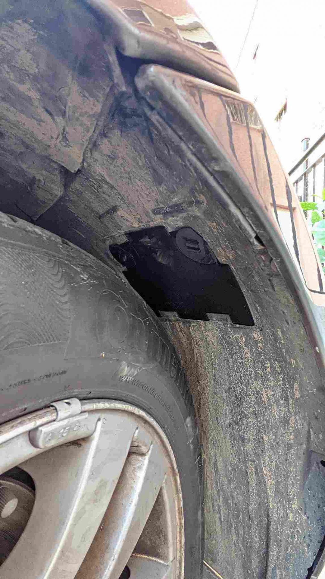 Tapa paso de rueda bmw e90 - Imagen 5