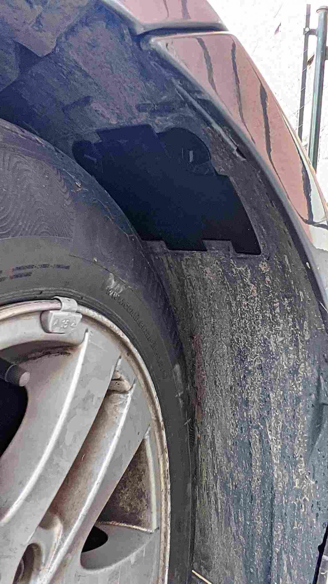 Tapa paso de rueda bmw e90 - Imagen 7