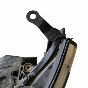 Patilla reparar faro bmw e60