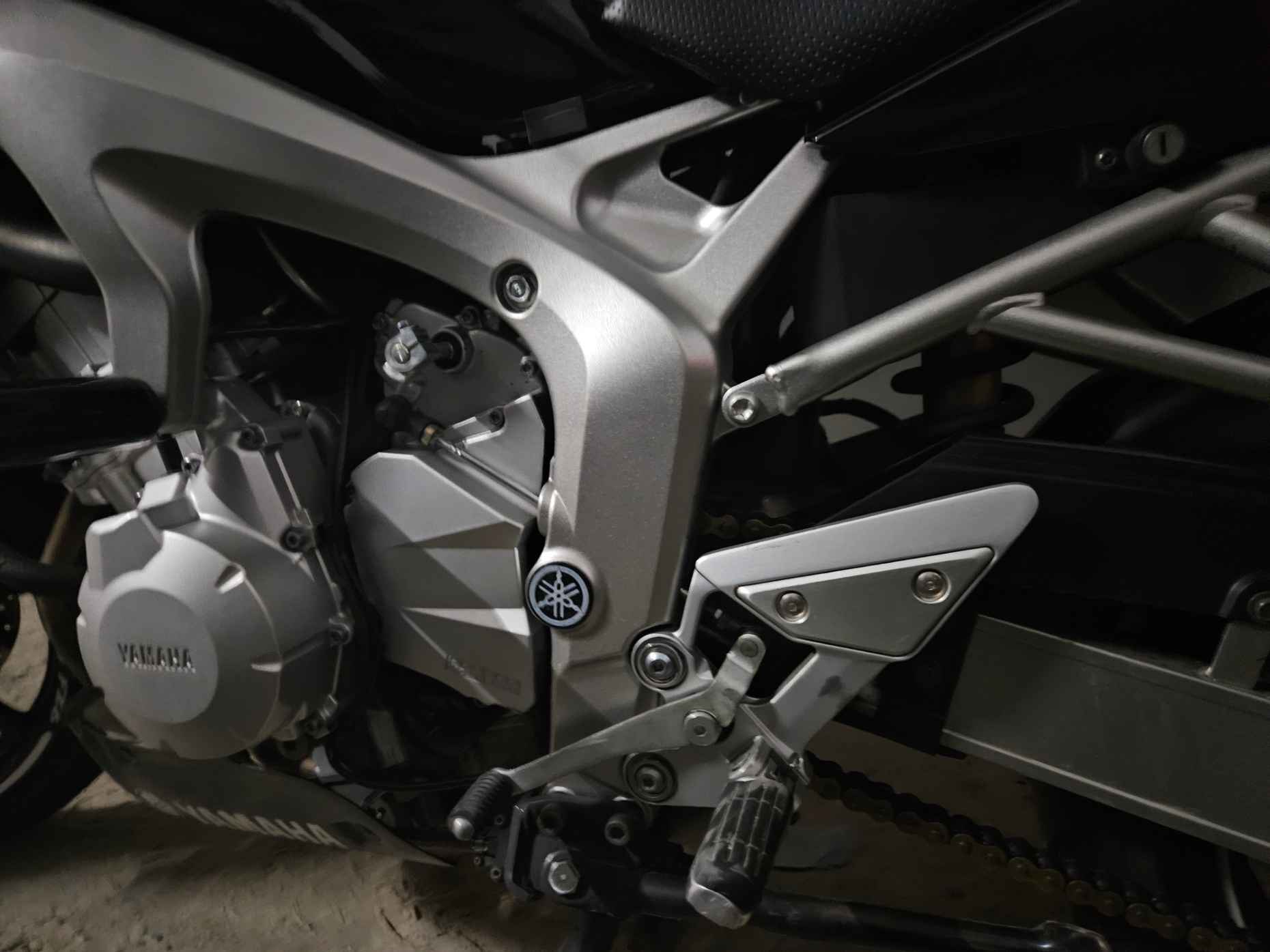 Tapones chasis Yamaha fz6 - Imagen 5