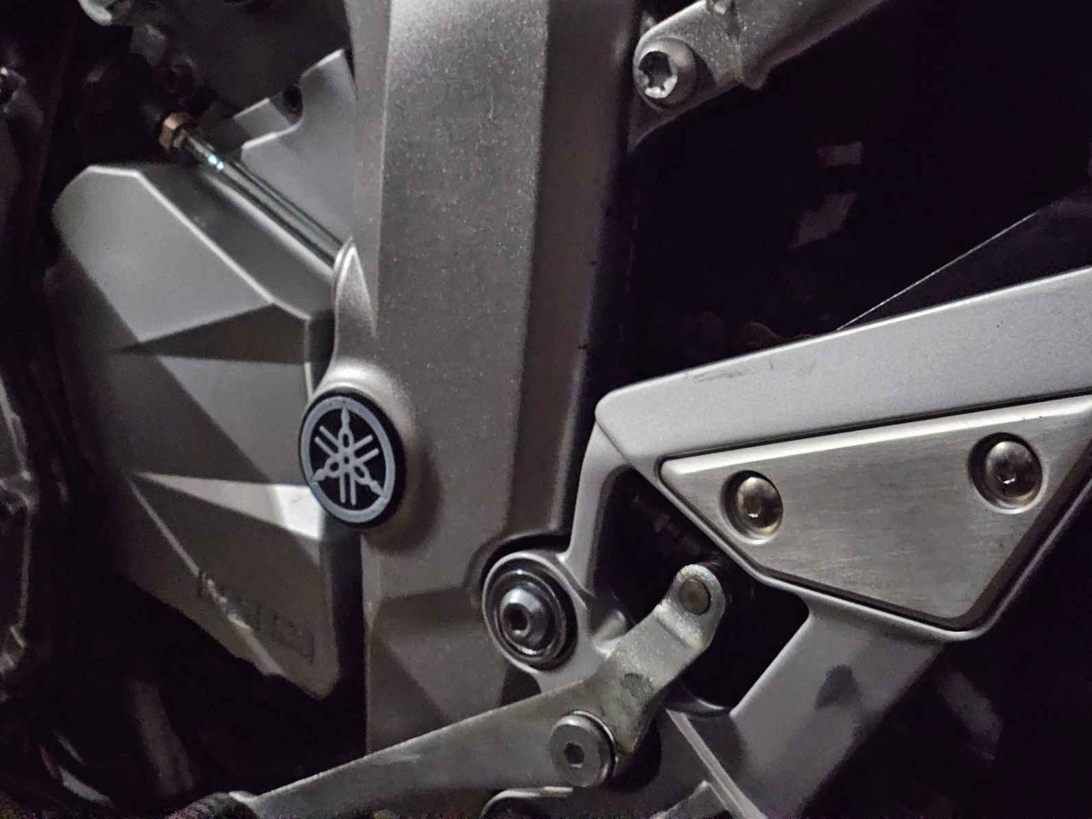 Tapones chasis Yamaha fz6 - Imagen 4