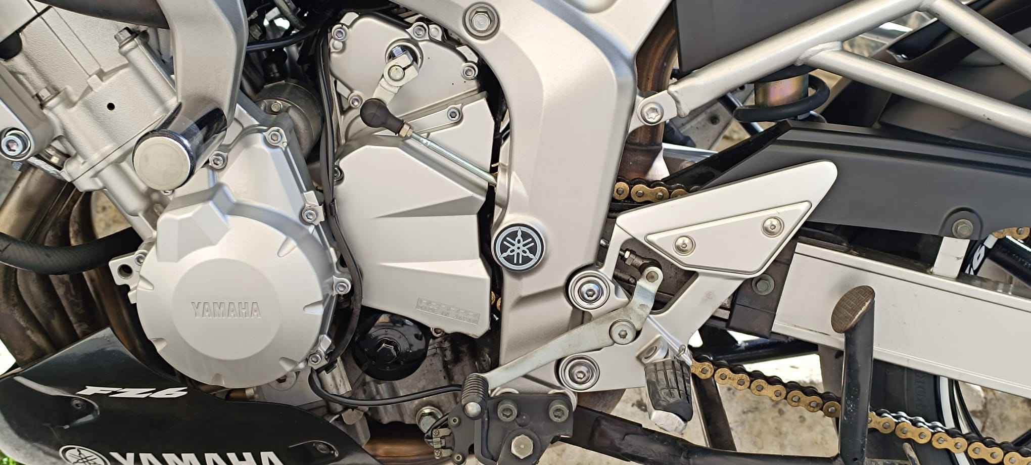 Tapones chasis Yamaha fz6 - Imagen 3