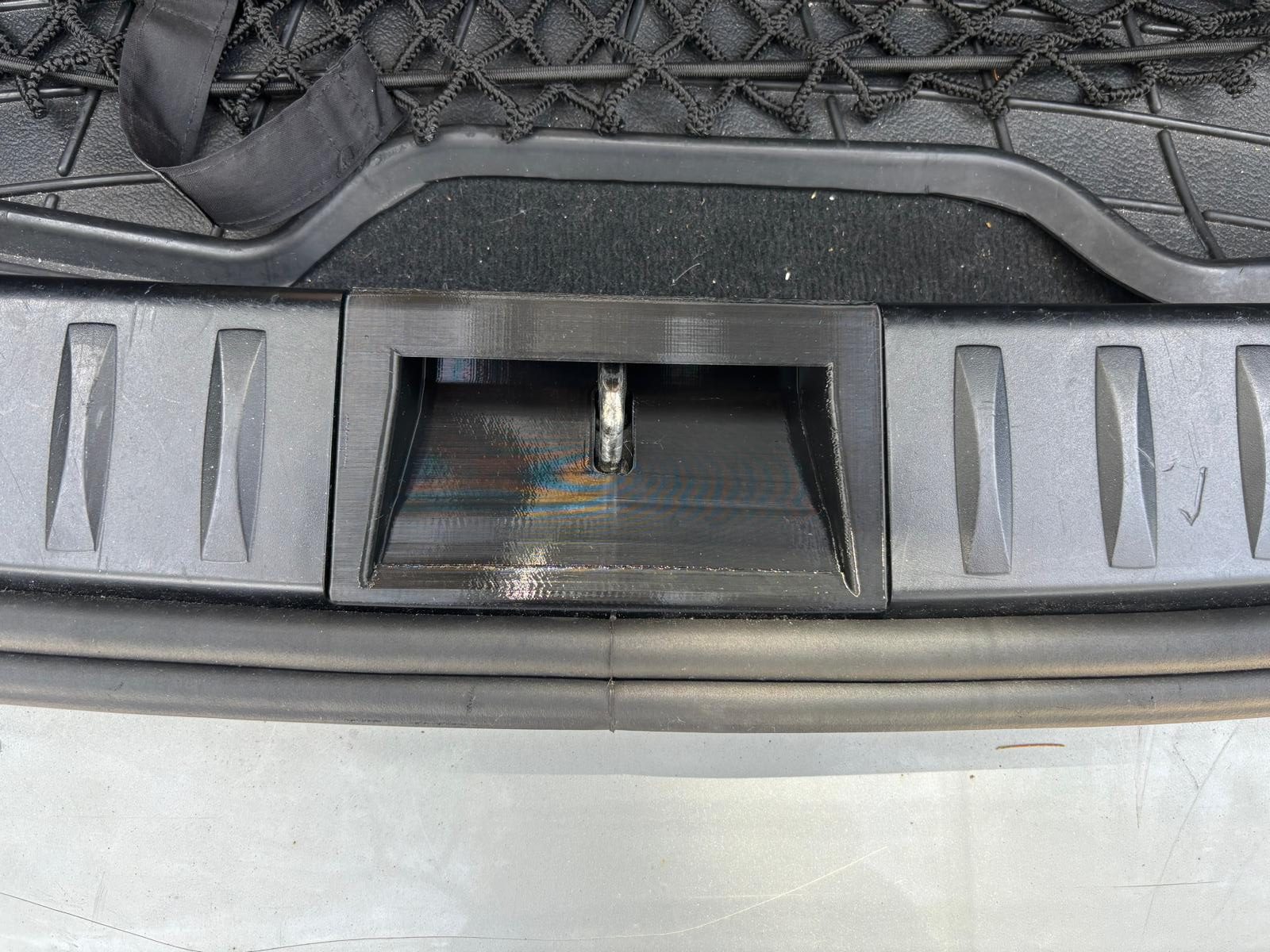 Tapa cerradura maletero bmw e91 - Imagen 2